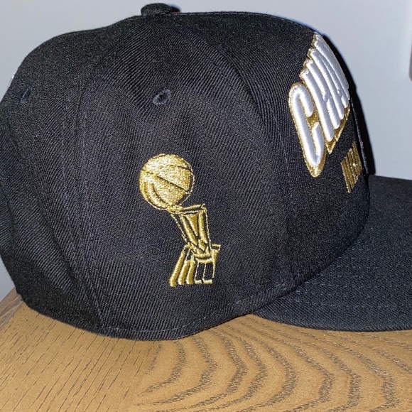 TORONTO RAPTORS CHAMPIONSHIP SNAPBACK - Picture 3 of 3
